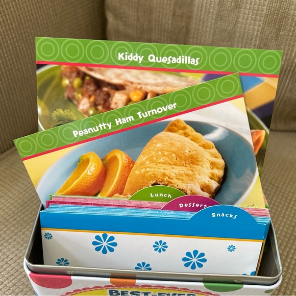 Best-Ever Kids’ Recipes in a Tin Box - Picture 5 of 13